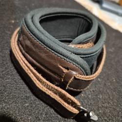 Superbe Bretelle BLASER Cuir marron/ Neoprene vert amortissante avec support 2 balles