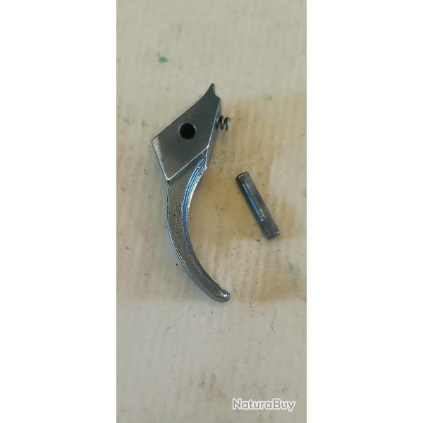 Carabine levier sous garde Henry 001: d�tente 19 + axe + ressort (1450)