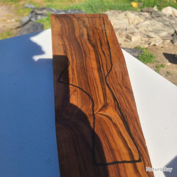 �bauche brute de noyer