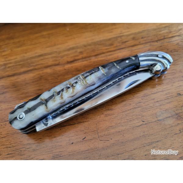 Superbe  couteau " OCEAN"  corne de b�lier .