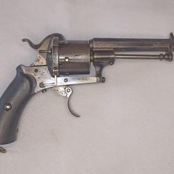R&eacute;volver type Lefaucheux broche St Etienne acier fondu