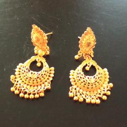 Paires de boucles d'oreille plaquer or 24k