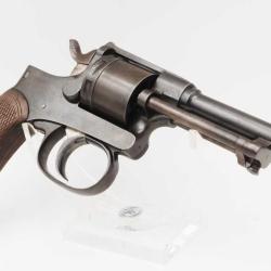 REVOLVER RAST GASSER 1898 Calibre 8mm de L'Acad&eacute;mie royale hongroise militaire Ludovica 1906 Cat&eacute;gor