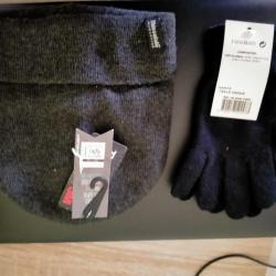 un bonnet  + une paire de  gant
