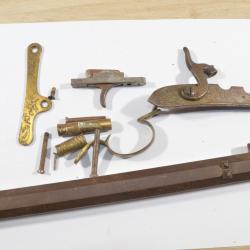 Pi&egrave;ce d&eacute;tach&eacute; pour pistolet / revolver poudre noir Spain 12mm  Cal 36 ?  Ancien repro (18)