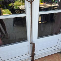 GRANDE CR&Eacute;MAILL&Egrave;RE ANCIENNE POUR CHEMIN&Eacute;E