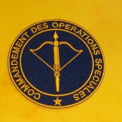 TISSU PATCH : COMMANDEMENT DES OPERATIONS SPECIALES , DIAMETRE 8 CM , BON ETAT VOIR PHOTOS . POUR TO
