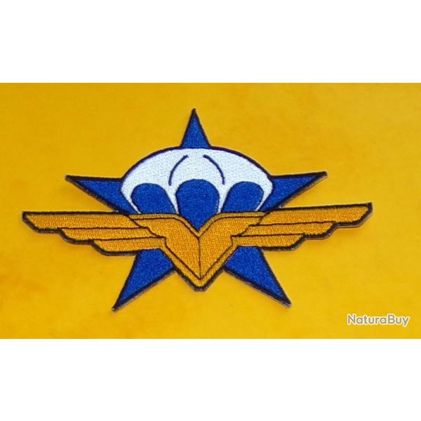 TISSU PATCH :  1� REGIMENT DE CHASSEURS PARACHUTISTES   , DIAMETRE 11 CM , BON ETAT VOIR PHOTO . POU