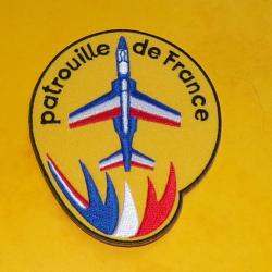 TISSU PATCH : PATROUILLE DE FRANCE AVEC ALPHAJET , DIAMETRE 10 CM , BON ETAT VOIR PHOTO . POUR TOUT