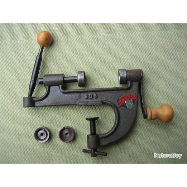 Gros sertisseur cal 12 et 16 bon �tat marque Januel vendu par Manufrance pour sertissages 65 � 76 mm