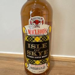ISLE OF SKYE  MACLEOD'S BLENDED SCOTCH WHISKY 70cl. 40% (bouteille vintage ~1970 / 1980)