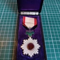 Rare M&eacute;daille Japonaise de l'Ordre du Soleil Levant - 5&egrave;me Classe - Coffret
