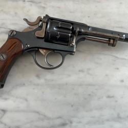 Vends Revolver reglementaire Suisse Mle 1882 - excellent etat, prix de depart 1 EURO