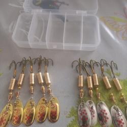 10 cuillers n&deg; 2 &agrave; points rouges