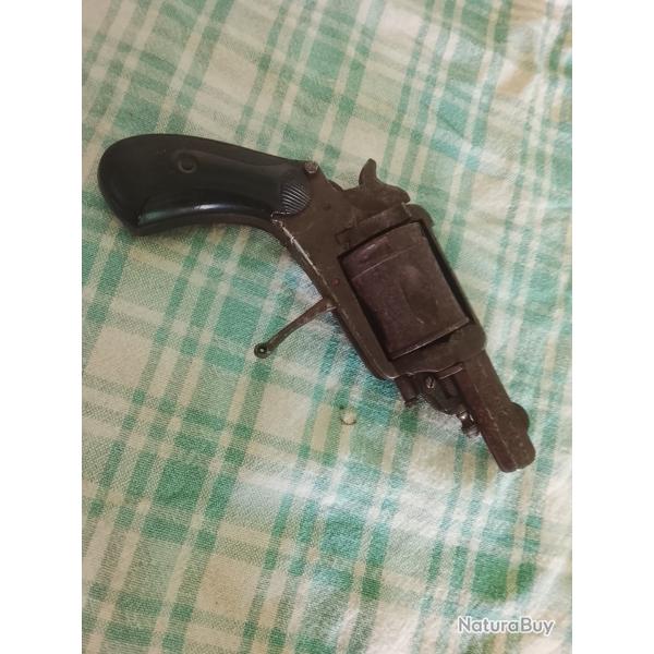 Bulldog 8mm92 a restaurer