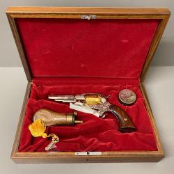 Superbe REVOLVER Poudre Noire PIETTA pocket en calibre 31 avec coffret et poire de chargement