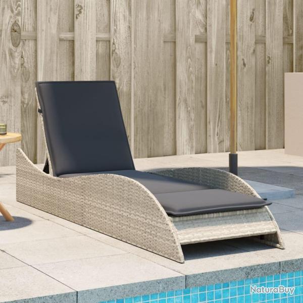 Chaise longue avec coussin gris clair 60x205x73 cm poly rotin
