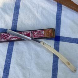 Coupe-choux Solingen Made in Germany Guliver ancien dans son &eacute;tui d'origine