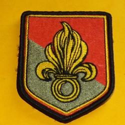 TISSU AVEC VELCRO DE LA LEGION ETRANGERE  , DIMENSION 8 CM X 6 CM ,  ETAT NEUF VOIR PHOTOS . POUR TO