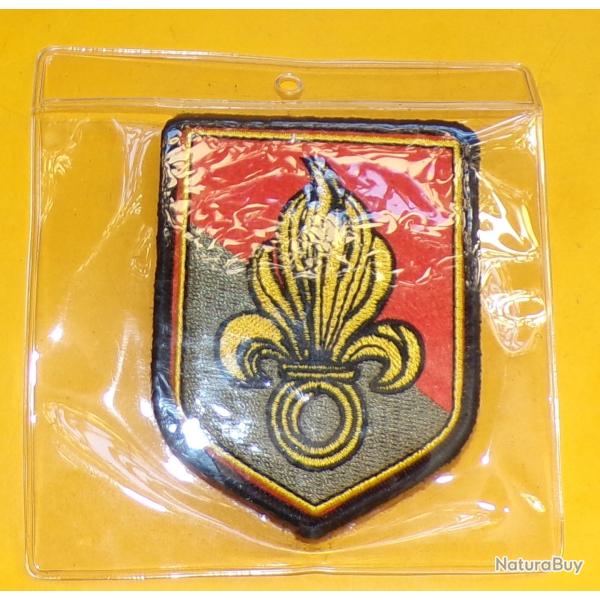 TISSU AVEC VELCRO DE LA LEGION ETRANGERE  , DIMENSION 8 CM X 6 CM ,  ETAT NEUF VOIR PHOTOS . POUR TO
