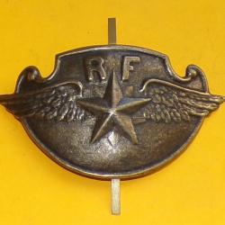 INSIGNE DE CASQUE ADRIAN POUR L'ARMEE DE L'AIR , FABRICATION ACTUELLE  ,TRES BON ETAT VOIR PHOTOS .