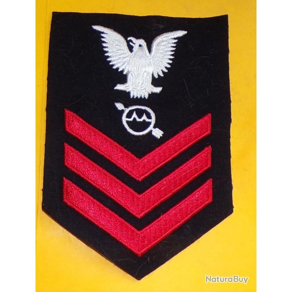 ARMEE AMERICAINE U.S :� U.S NAVY TISSU AVEC GALONS  , BON ETAT VOIR PHOTOS . POUR TOUT RENSEIGNEMENT