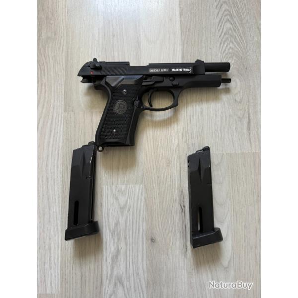 KJW M9 Beretta full metal, 2 chargeurs