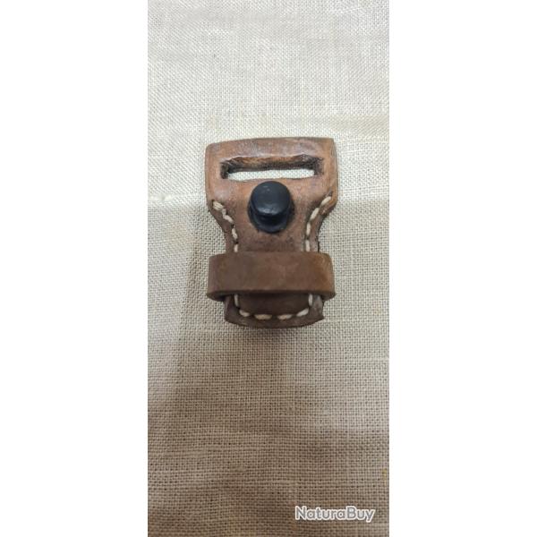 Crapaud pour bretelle 98 , petit bout de cuir pour bretelle 98  (1)