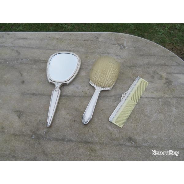 Ancien n�cessaire de toilette 3 pi�ces en argent alpaca � d�cor de fleurs & feuillages - (Vers 1900)