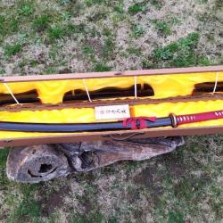 Livraison pour No&euml;l Katana forg&eacute; acier 1095 lame aiguis&eacute;e gravure ''parl&eacute; peu, mais agir''