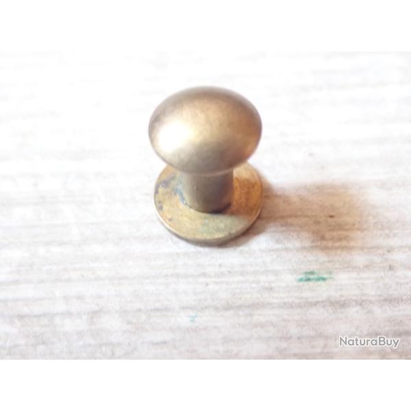 Boutons dor�s / rivets de bretelle, ou jugulaire de casque (2)