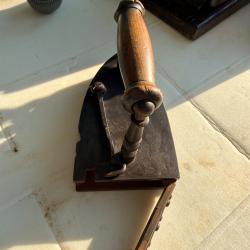 Fer en fonte &agrave; braise, objet de d&eacute;coration