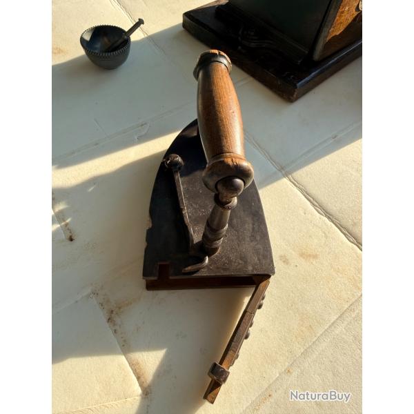 Fer en fonte � braise, objet de d�coration