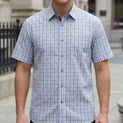 Chemise manches courtes CHALLENGER CH4041 : le confort d'un col boutonn&eacute; et d'un tissu facile d'entr