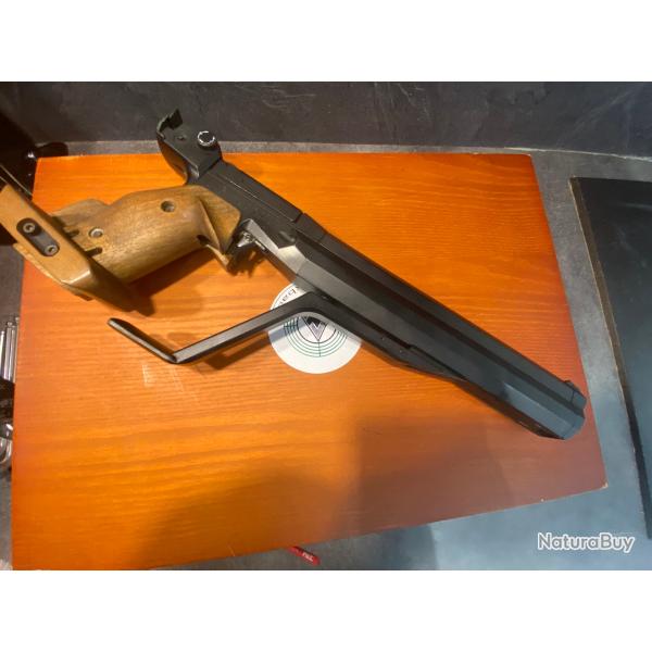 PISTOLET FEINWERKBAU model 100 CAL 4.5 DROITIER