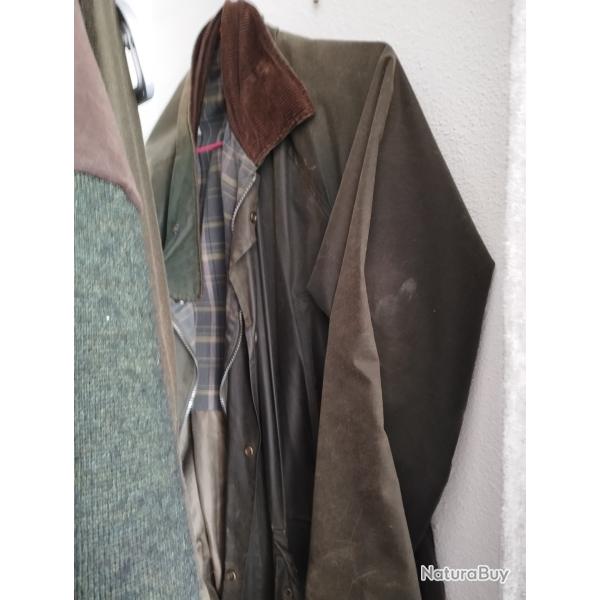 Vends lots de v�tements de chasse pantalon veste cartouchi�re etc.. taille 40 Vends aussi fusils