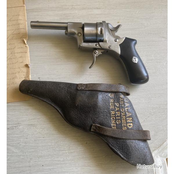 Petit revolver Galand Calibre 320 dans son �tui
