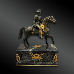 NAPOLEON &agrave; cheval ; sculpture en bronze - France - Vers 1900