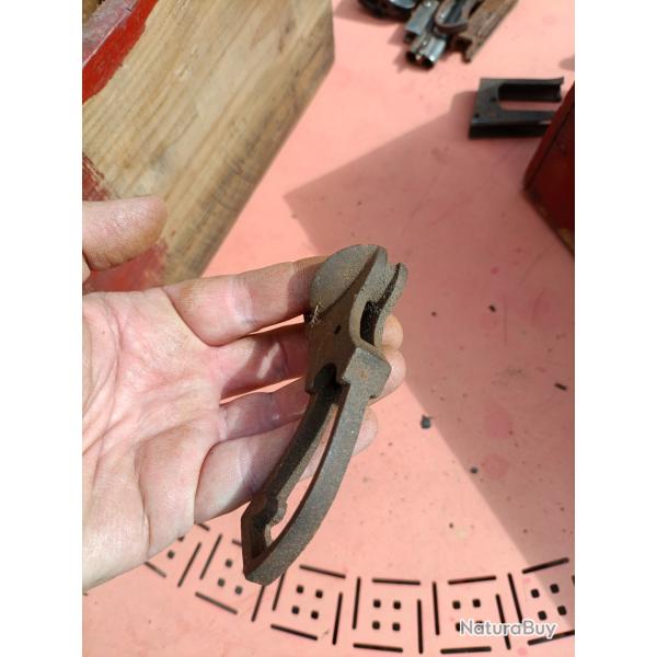 Carcasse pour revolver a broche