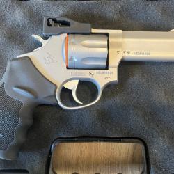 ENCHERES 1� - TAURUS 627 TRACKER 357 MAG 4"