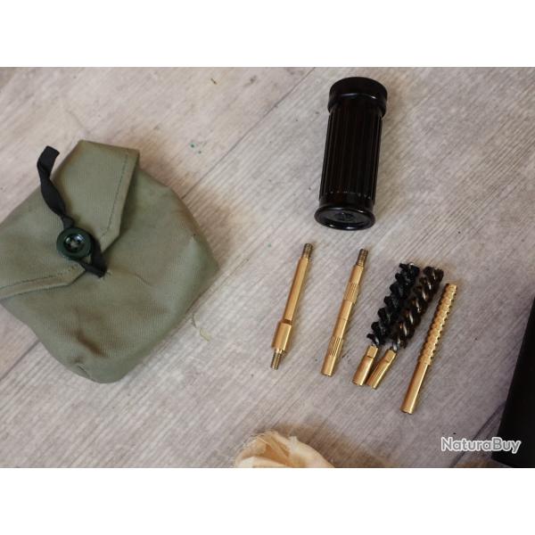 Trousse + outils, �couvillons de nettoyage pour pistolet 9 mm + pot � graisse