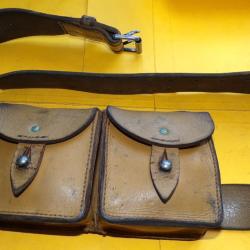 CEINTURON EN CUIR AVEC ETUI EN CUIR DE CARTOUCHIERE POUR MAS 36 de 1961 DE L'ARMEE FRANCAISE ,  FABR
