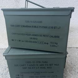Lot de deux caisses &agrave; munitions vides en m&eacute;tal