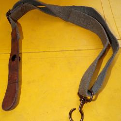 BRETELLE POUR LE PORT A L'EPAULE D'UNE STEN PERIODE WWII  ,BON  ETAT VOIR PHOTOS . POUR TOUT RENSEIG