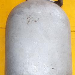 ARMEE ALLEMANDE : GOURDE NUE SANS HOUSSE  ,FABRICANT DANS LE TAMPON DE 1976, BON ETAT VOIR PHOTOS .