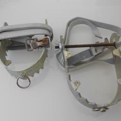 Paire de crampons &agrave; neige , verglas