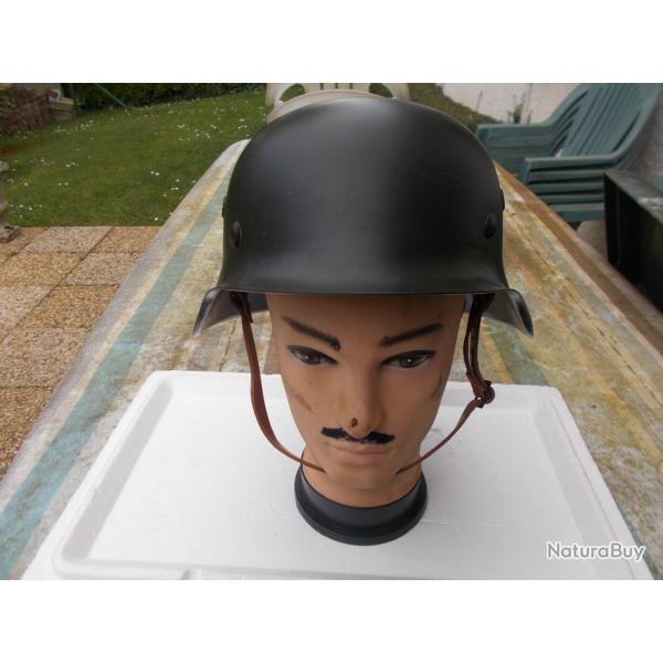 casque militaire WWII complet et en bon �tat