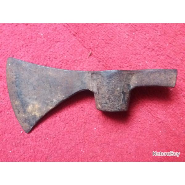 outils ancien, hache ancienne, forestier, foret, bois, travaux, bricolage