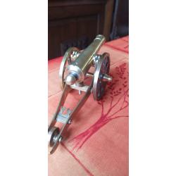 Canon ancien d'artillerie a poudre noir