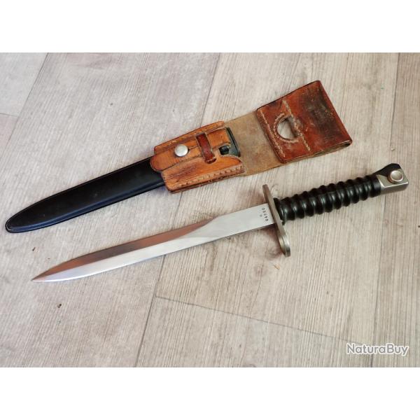 W 64820 Baionnette Suisse FASS 57 Stgw 57 + porte fourreau en cuir